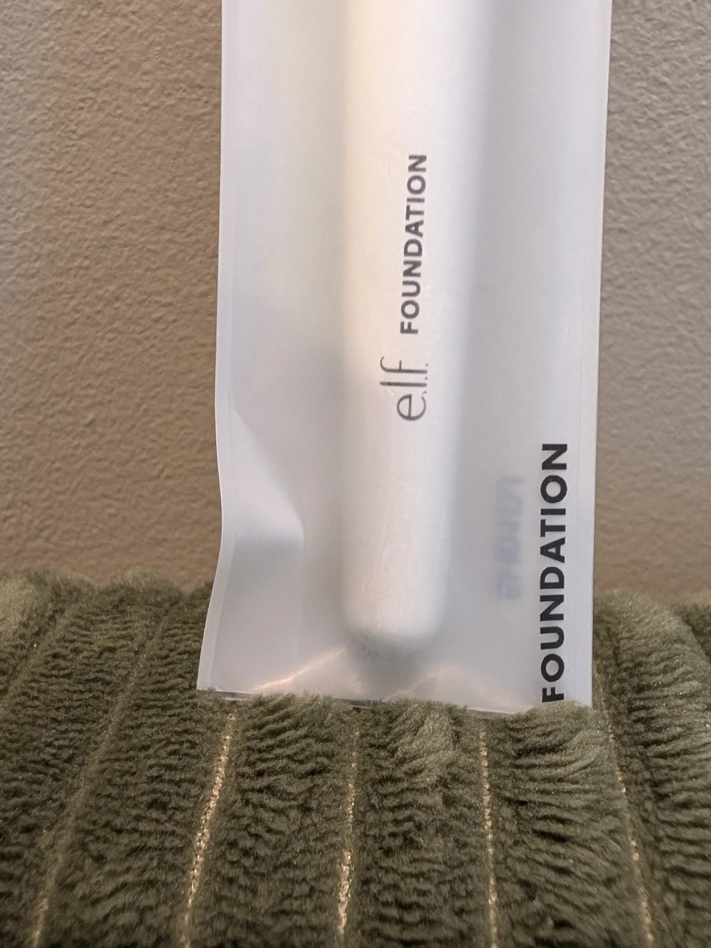🦋 e.l.f. White Foundation Brush